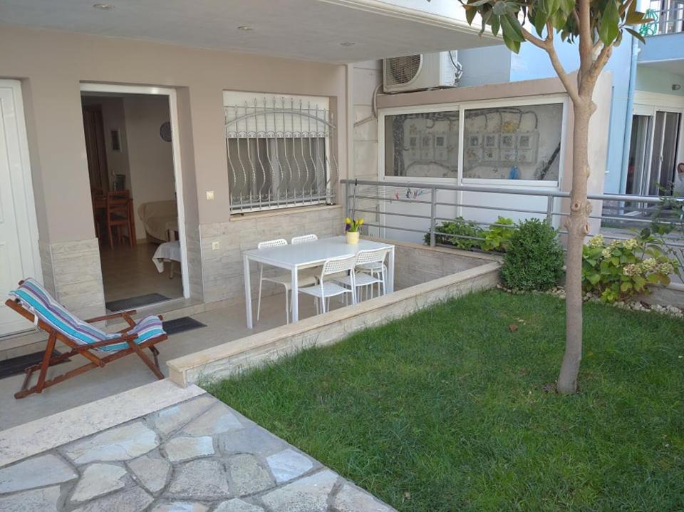 Δεσποινα Apartment Nea Peramos  Exterior photo