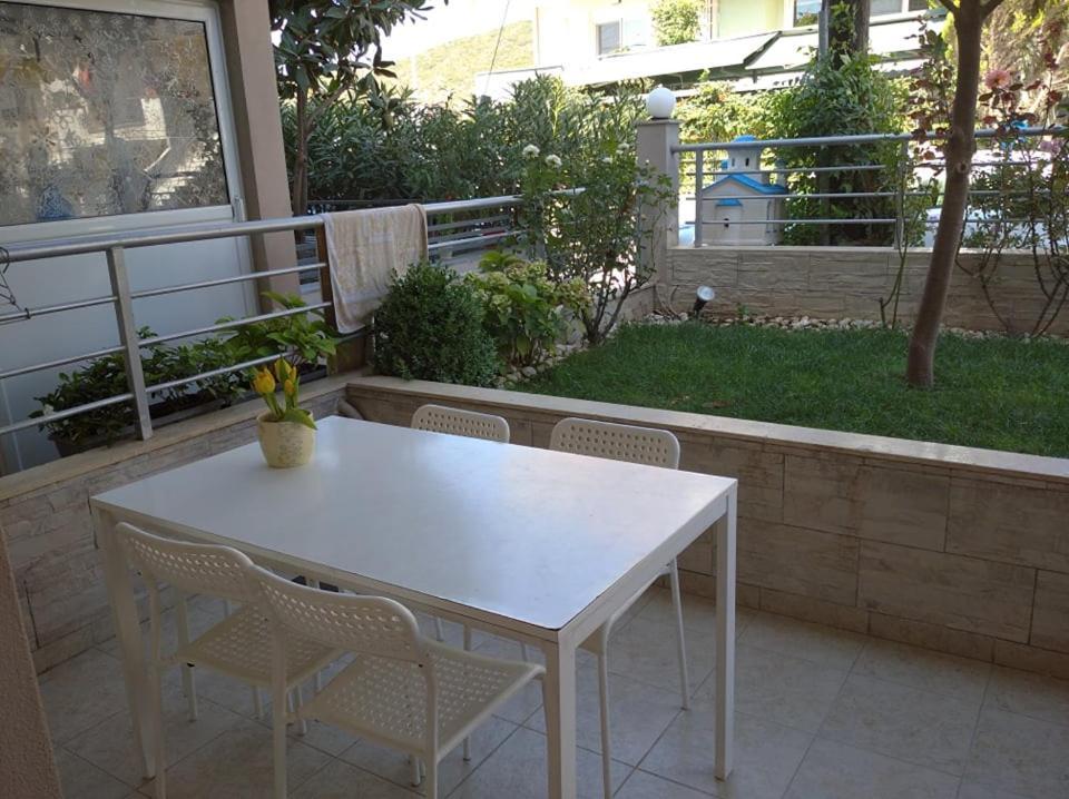 Δεσποινα Apartment Nea Peramos  Exterior photo